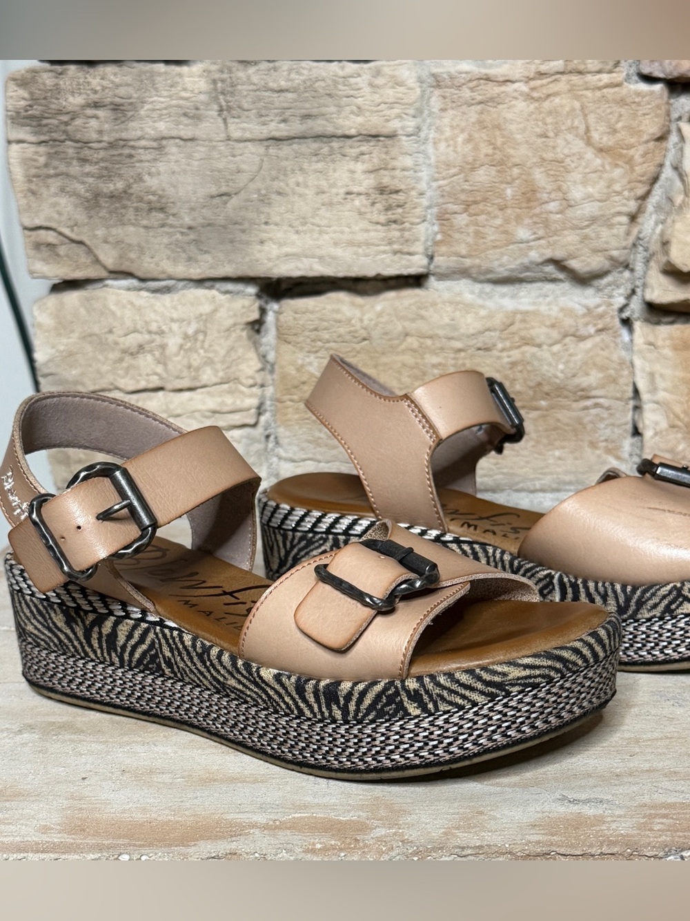 Blowfish Malibu Leeds Platform
Sandals Zebra Woven Print Vegan Leather Size 7